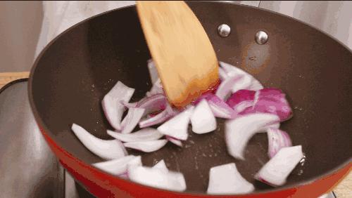 「洋蔥+蘋果」持續吃7天，甩掉贅肉和雀斑，對消脂和抗衰 