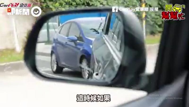 2分鐘7要點掌握停車技巧，倒車、修正、倒車一次OK。 