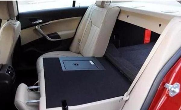 汽車落水，這些小東西可以救你一命，但願所有人都用不到 