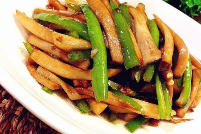 手把手學「杏鮑菇12道料理」，加點沙茶味道更升級，一口菇一口飯！ 