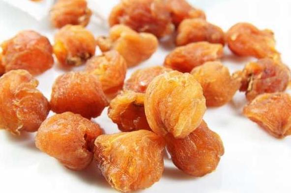 「紅豆紫米粥」冰的熱的都好喝，天氣悶熱搭配椰奶喝上一口，熱氣全消！ 