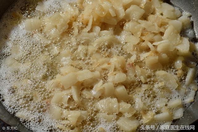 用豬油炒菜到底好不好？營養師建議：每天這樣吃油更健康