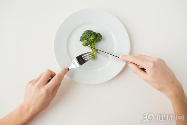 少白頭的4個「理由」，有白髮的人趕緊看看