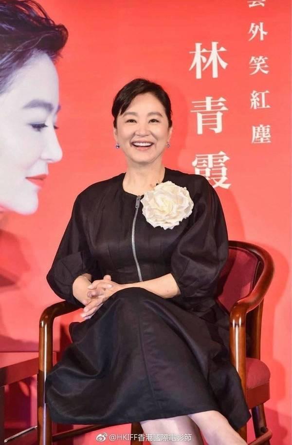 林青霞19歲學生妹造型曝光被讚「最美校花」紅爆日本 
