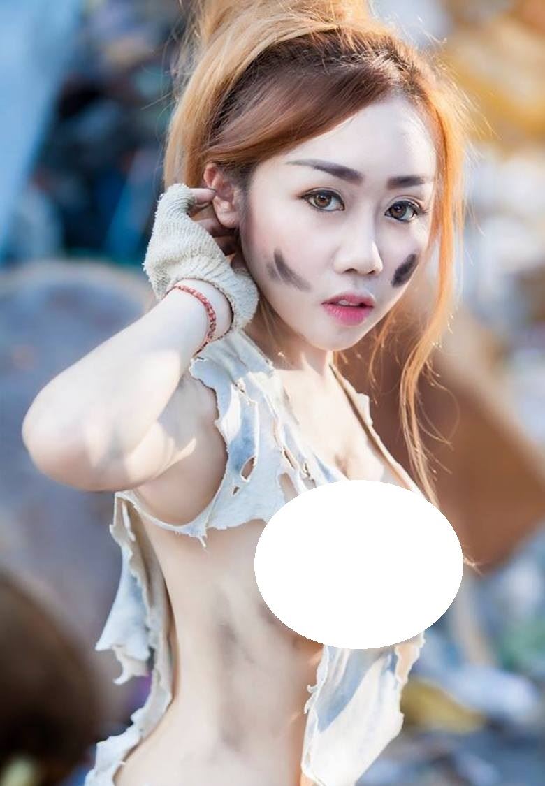 垃圾堆中驚見「拾荒女」！衣不蔽體的「雪白身軀」弄得好髒啊！