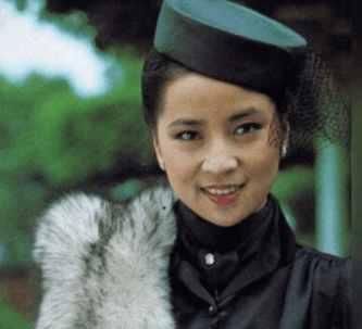 林鳳嬌當年生下房祖名，在爸爸那欄填了3個字！網友看了都佩服！