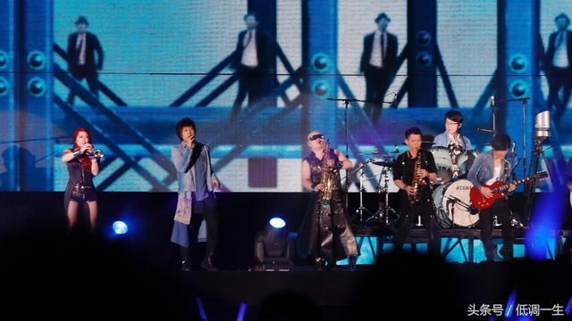 五月天演唱會尾場交足功課：當作最後一次戶外演出唱