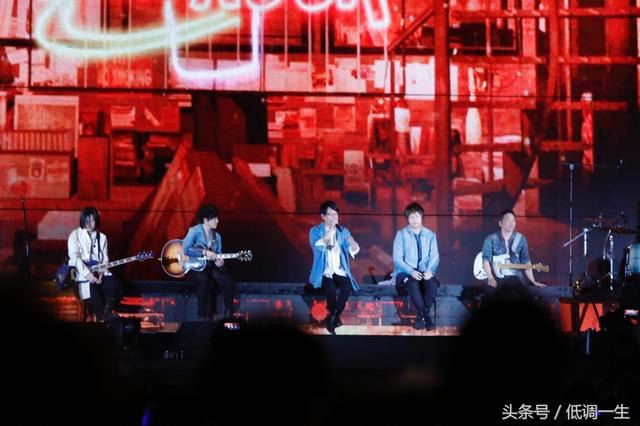 五月天演唱會尾場交足功課：當作最後一次戶外演出唱