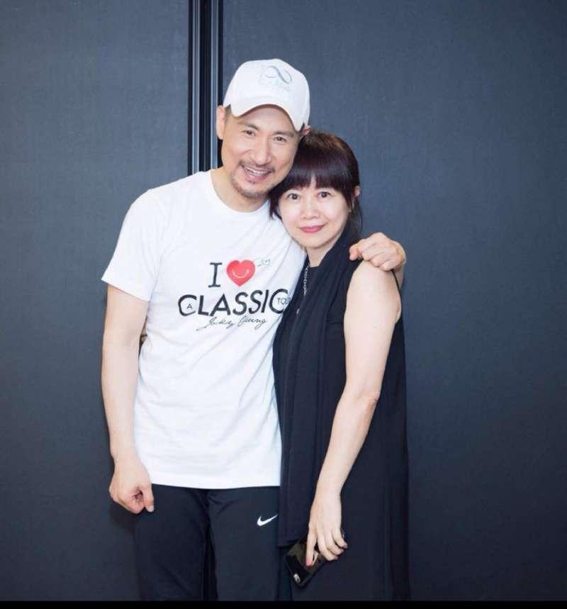 她收到訊息「張學友邀看演唱會」以為是詐騙！赴約竟真的「見到本人」原來30年前他們...