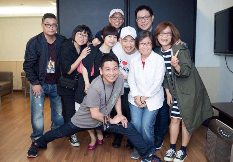 她收到訊息「張學友邀看演唱會」以為是詐騙！赴約竟真的「見到本人」原來30年前他們...