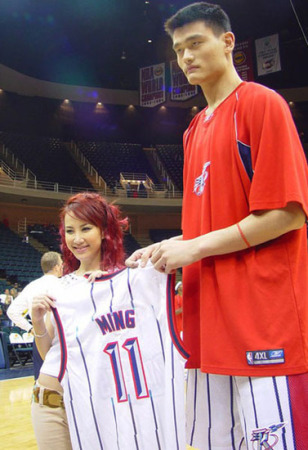 長超高!姚明女兒才6歲，身高直逼150？！ 長得太像仙女了！！ 
