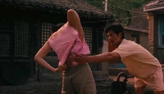 章子怡「洗澡」照片曝光，終於知道國際章是怎麼來的了  