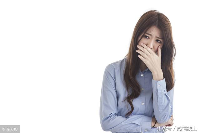 婆婆從鄉下來照顧我坐月子，半夜去廚房倒水喝，看見一幕讓我捂嘴淚流！ 