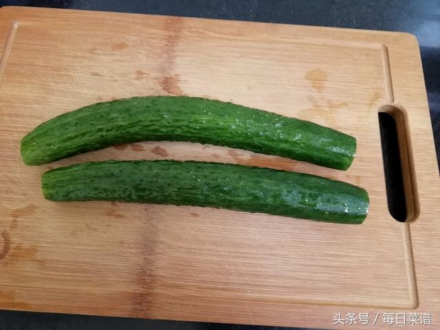 為什麼飯店的拌黃瓜那麼好吃，原來技巧在這裡簡單實用，一看就會