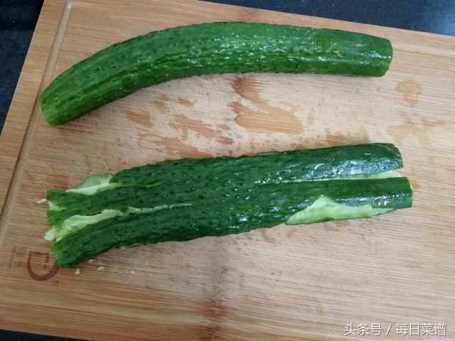 為什麼飯店的拌黃瓜那麼好吃，原來技巧在這裡簡單實用，一看就會