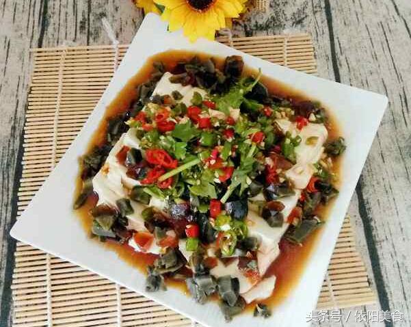 夏季絕不可錯過的20道涼拌菜，簡單易做，夏日餐桌必不可少~