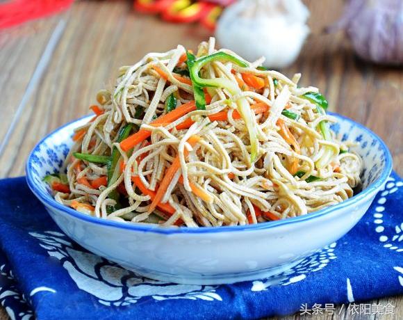 夏季絕不可錯過的20道涼拌菜，簡單易做，夏日餐桌必不可少~
