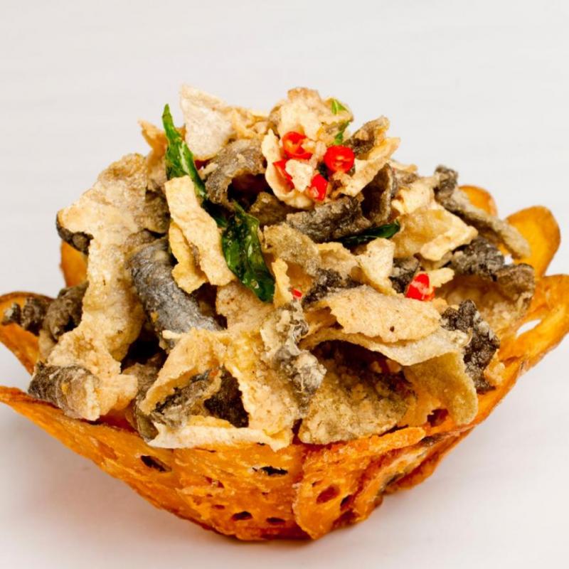 【新年就吃這個！】新加坡超人氣「鹹蛋魚皮」食譜！做法超簡單，趕快自己動手做！（內有步驟）