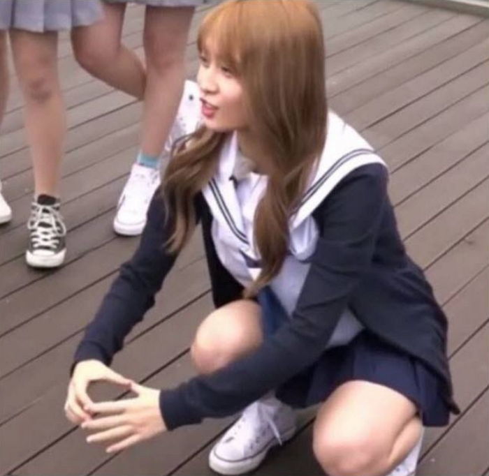 不管說明什麼都用一樣的手勢的TWICE MOMO 