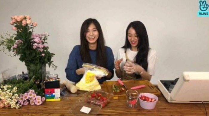 不管說明什麼都用一樣的手勢的TWICE MOMO 