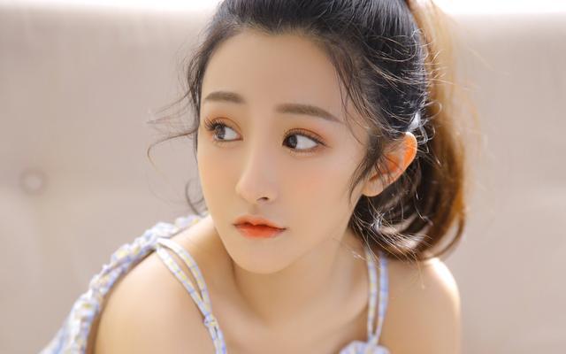 五官精緻，不但臉蛋好，身材也棒，讓人過目不忘的星座女 
