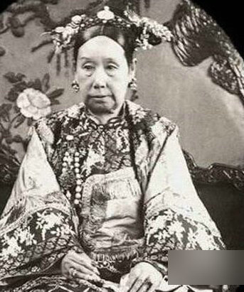 清朝時代「21位皇后」的真實樣貌曝光！原來以前宮女都長這樣！看到「最後一張」傻眼了！