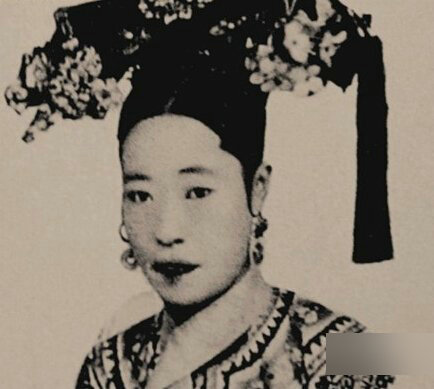 清朝時代「21位皇后」的真實樣貌曝光！原來以前宮女都長這樣！看到「最後一張」傻眼了！