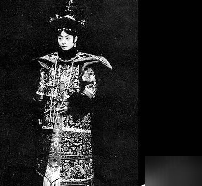 清朝時代「21位皇后」的真實樣貌曝光！原來以前宮女都長這樣！看到「最後一張」傻眼了！