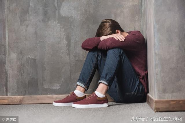 抑鬱症一開始的時候，只是有這5個表現，很難察覺 