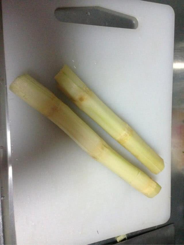 「羊肉燉甘蔗」溫補不燥熱，羊肉不腥湯頭甘甜，老公天天吵著喝！ 