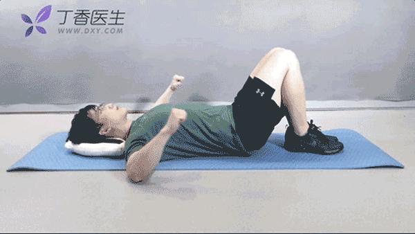 肩膀僵硬酸痛、抬不高？照這 5 張圖動一動，讓肩關節逐漸恢復到正常 