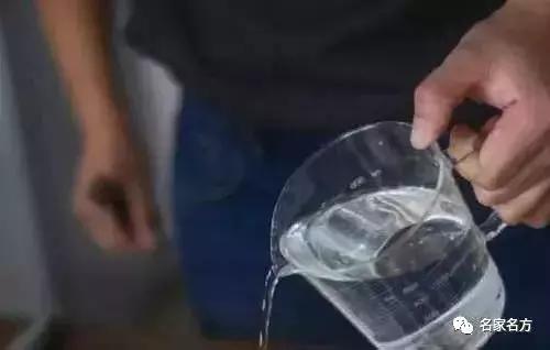 這樣喝水毀肝腎！喝水十不要，最後一點尤其重要！