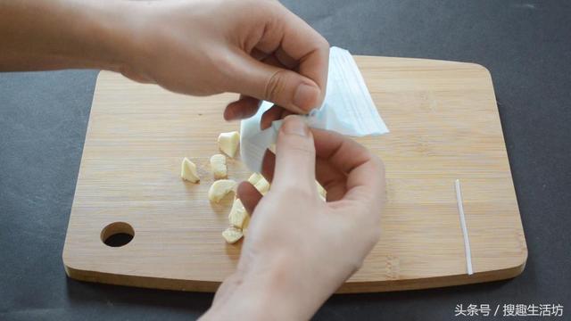 點蚊香「花錢又傷身」超級劃不來！他剪開口罩「塞入一把大蒜」後...環保又省錢效果超讚！ 