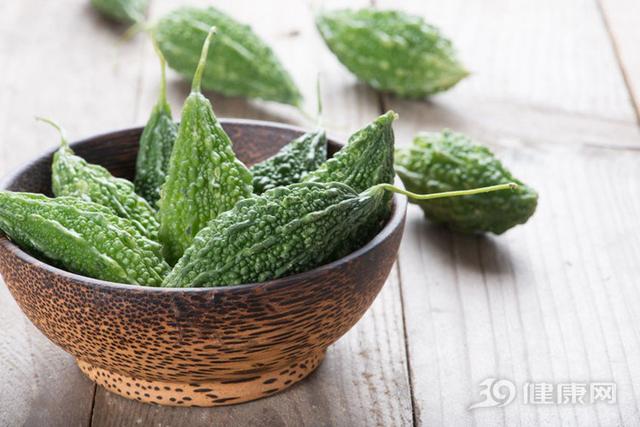 高血壓越來越猖狂了！醫生推薦3種食物，一降一個準 