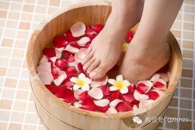 如何「避免痛風」終於有解！方法居然出乎意料的簡單，人人都能做到！ 