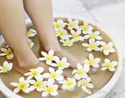 如何「避免痛風」終於有解！方法居然出乎意料的簡單，人人都能做到！ 