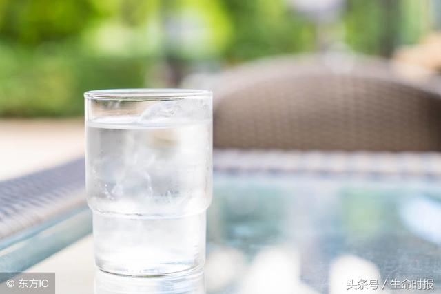 「晨起一杯淡鹽水」的真相！愛養生的人還在傻傻堅持