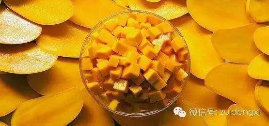 已經被「曬乾的芒果」在浸水15分鐘後竟然還原成芒果？！挑戰不可能，馬上買一包來試試看！ 