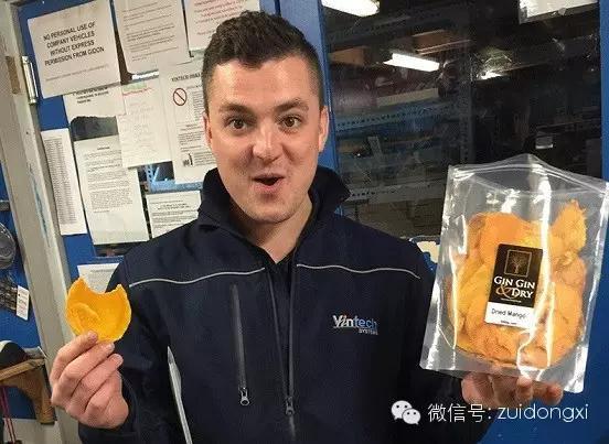 已經被「曬乾的芒果」在浸水15分鐘後竟然還原成芒果？！挑戰不可能，馬上買一包來試試看！ 