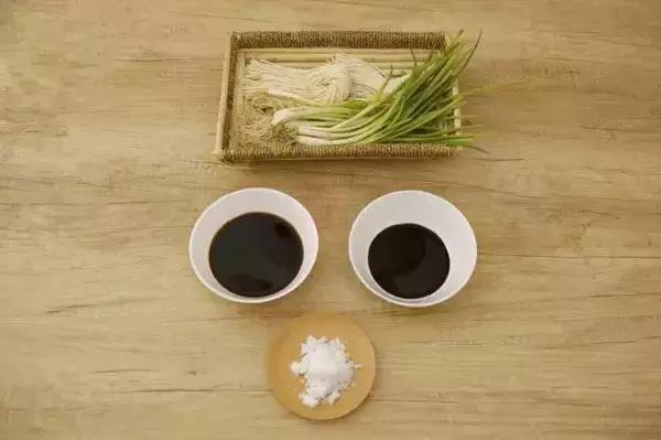 老抽、生抽、豉油、蚝油到底怎麼用？做菜高手可能都不知道……