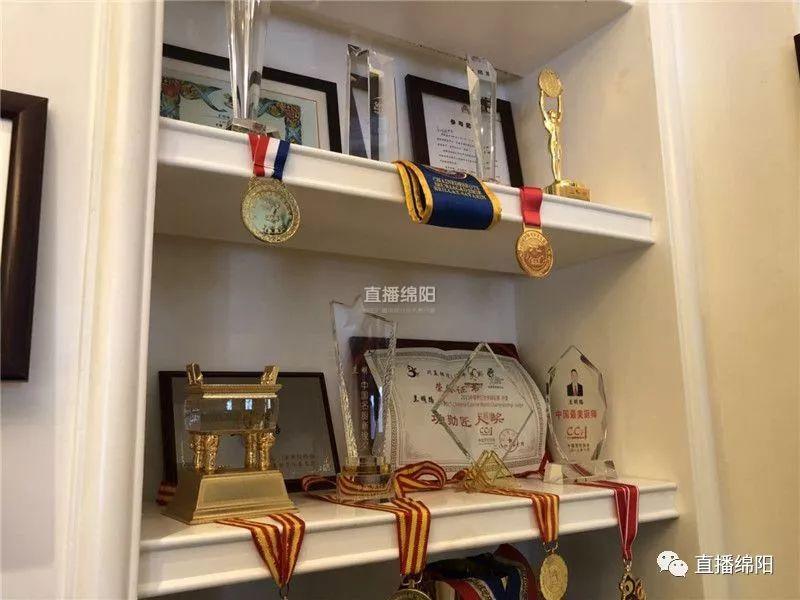 奮鬥的人生最精彩丨蘭明路：最幸福的事就是呆在廚房 