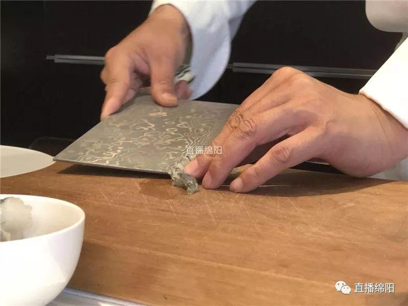 奮鬥的人生最精彩丨蘭明路：最幸福的事就是呆在廚房 