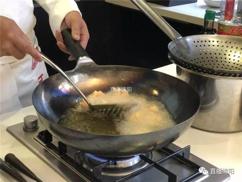 奮鬥的人生最精彩丨蘭明路：最幸福的事就是呆在廚房 
