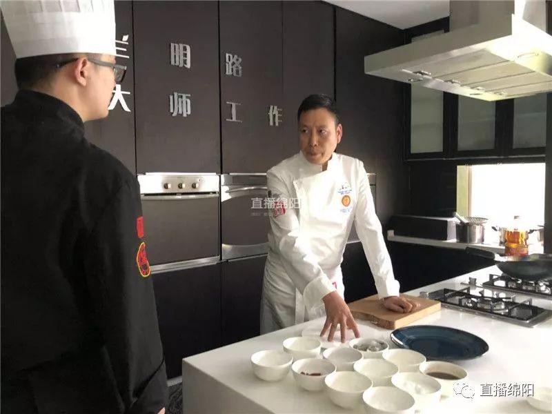 奮鬥的人生最精彩丨蘭明路：最幸福的事就是呆在廚房 