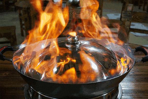 廚師說：夏天廚師真的很不容易，請理解並尊重我們