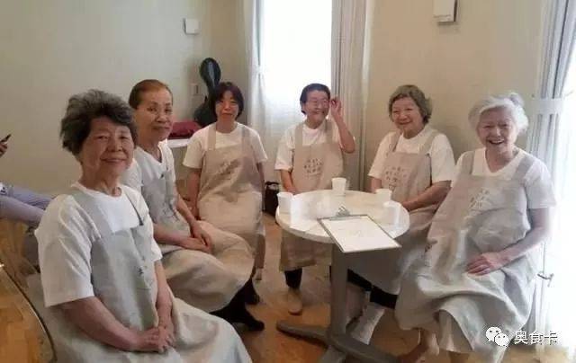 這家餐廳總是上錯菜，顧客卻沒有一個投訴