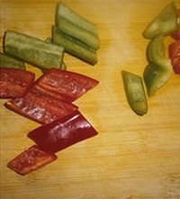 酸甜菠蘿排骨 ！ 吃了一口又一口！！ 
