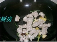 酸甜菠蘿排骨 ！ 吃了一口又一口！！ 