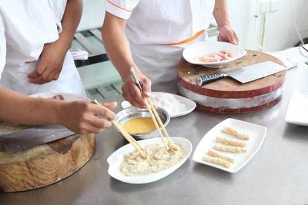 難得「糊」塗：大廚教你9種不同掛糊方式和用法（附案例）