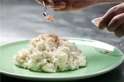 為了正名川菜，他不惜與食客為敵